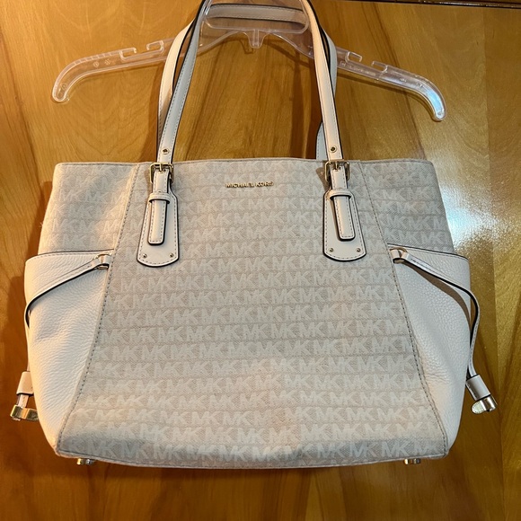 Michael Kors Beige Signature Tote - Picture 1 of 6